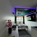 아파트 240 Magnifique Deluxe Hammam Vue *