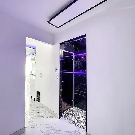 240 Magnifique Deluxe Vue *