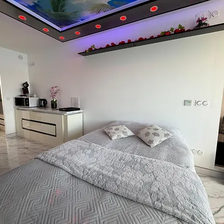 240 Magnifique Deluxe Vue *